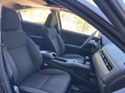 Used 2018 Honda HR-V EX image 31