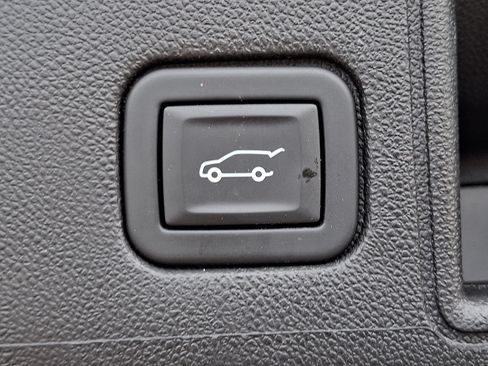 Used 2023 GMC Terrain SLT w/ Tech Package AWD/4WD image 30