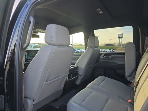 Used 2025 GMC Sierra 2500 SLT w/ SLT Premium Package image 10