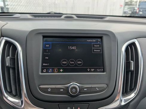 Used 2022 Chevrolet Equinox LT image 17