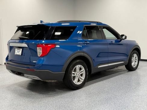 Used 2020 Ford Explorer XLT w/ Equipment Group 202A AWD/4WD image 8