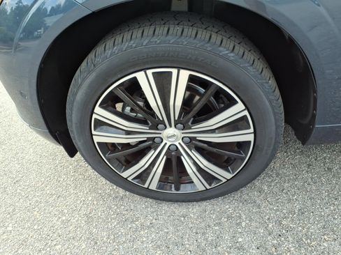 Certified 2023 Volvo XC60 B5 Plus FWD image 11