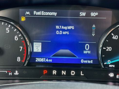 Used 2022 Ford Explorer XLT w/ Equipment Group 202A RWD image 8