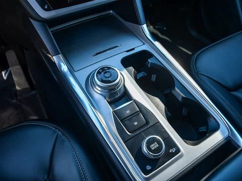 Used 2023 Ford Explorer XLT w/ Equipment Group 202A image 22