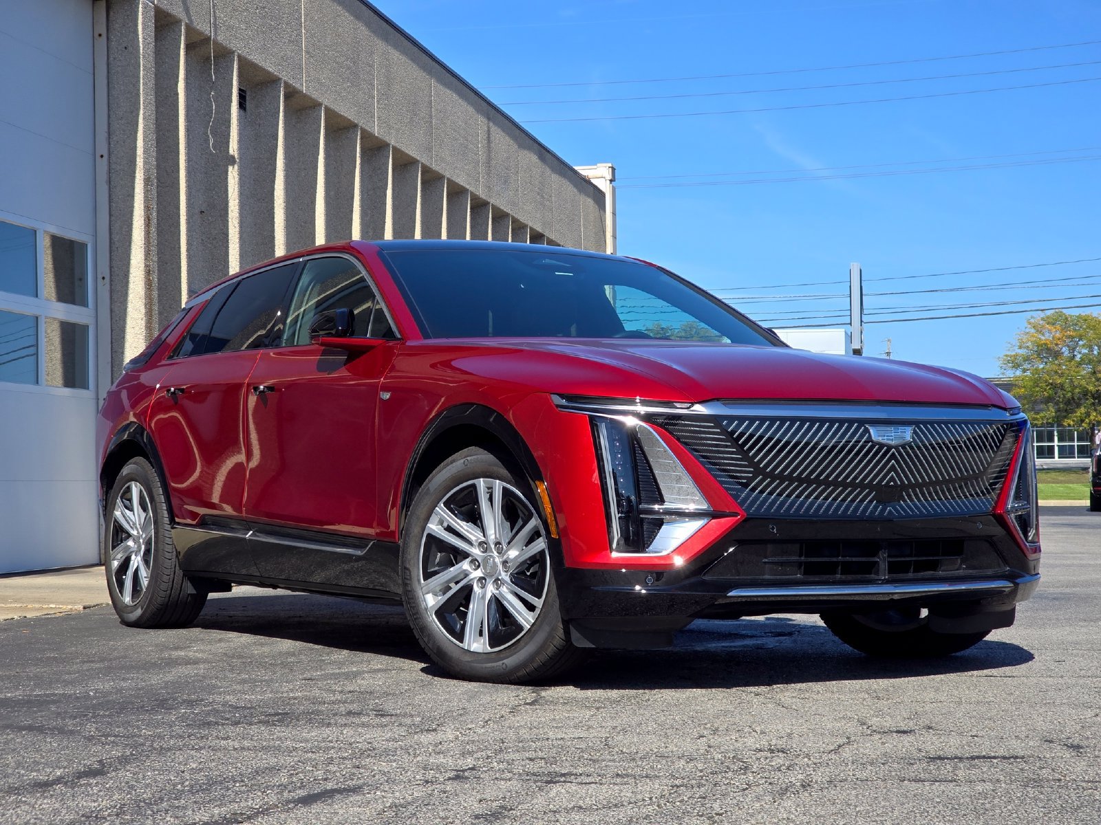 Used 2024 Cadillac Lyriq Tech AWD/4WD image 2
