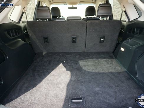 Used 2018 Ford Edge Titanium image 17