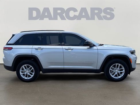 Used 2025 Jeep Grand Cherokee Laredo X w/ Trailer Tow Package RWD image 8