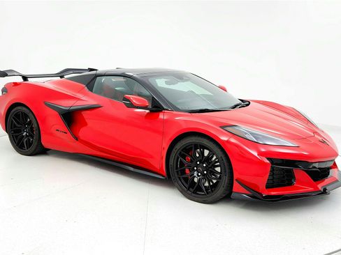 Used 2024 Chevrolet Corvette Z06 image 6