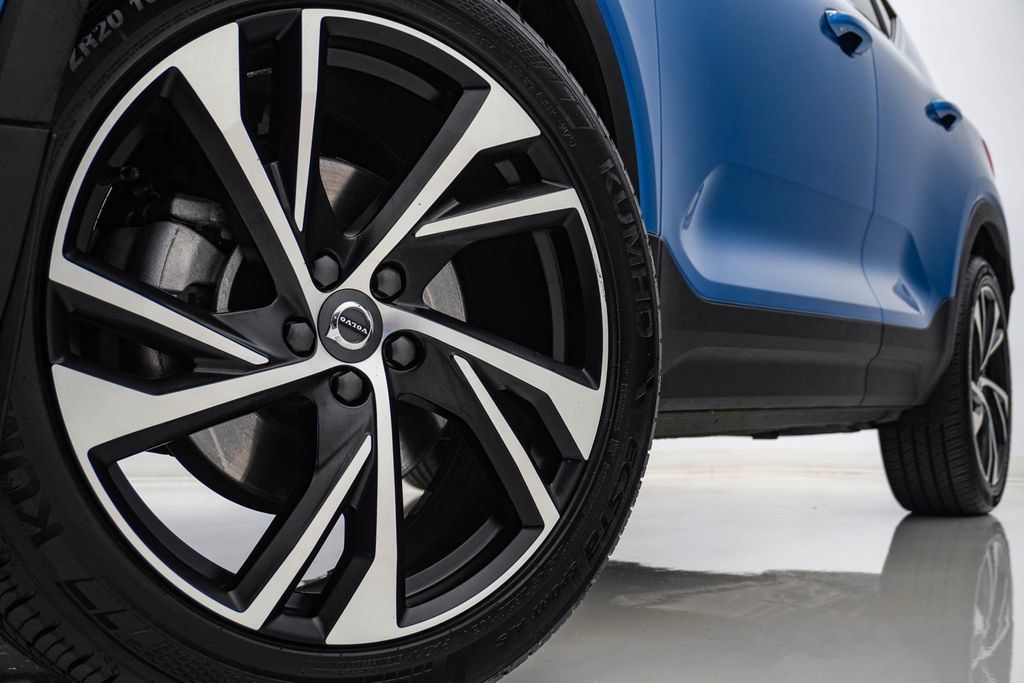 Used 2021 Volvo XC40 T5 R-Design AWD/4WD image 5