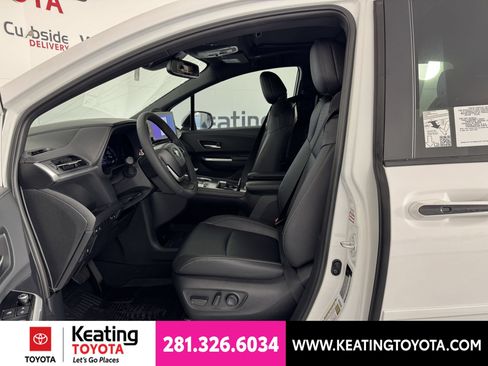 New 2026 Toyota Sienna XLE Woodland Edition AWD/4WD image 5