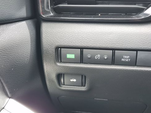 Used 2023 Nissan Sentra SR w/ Midnight Edition Package FWD image 9
