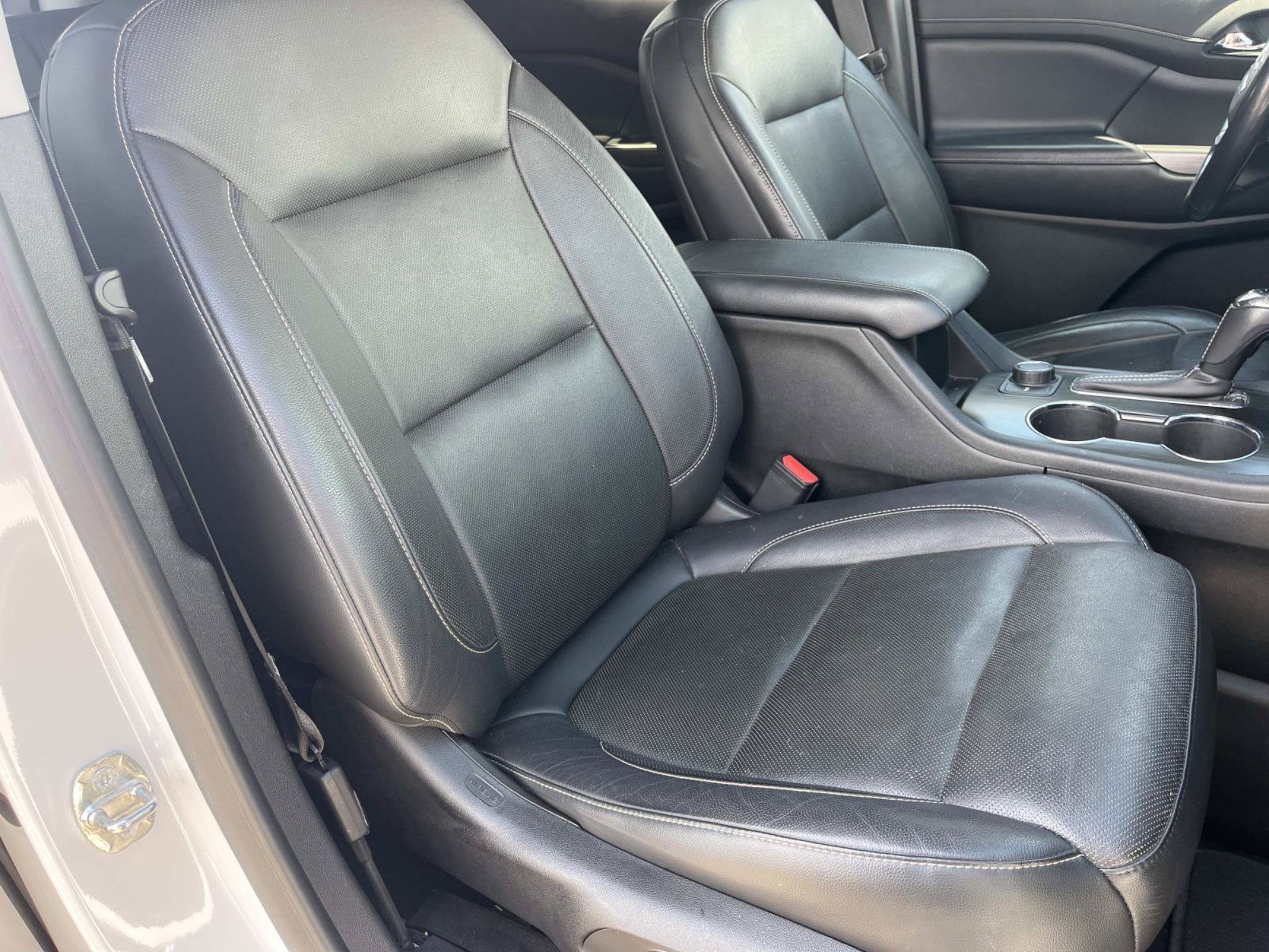 Used 2019 GMC Acadia SLT FWD image 26