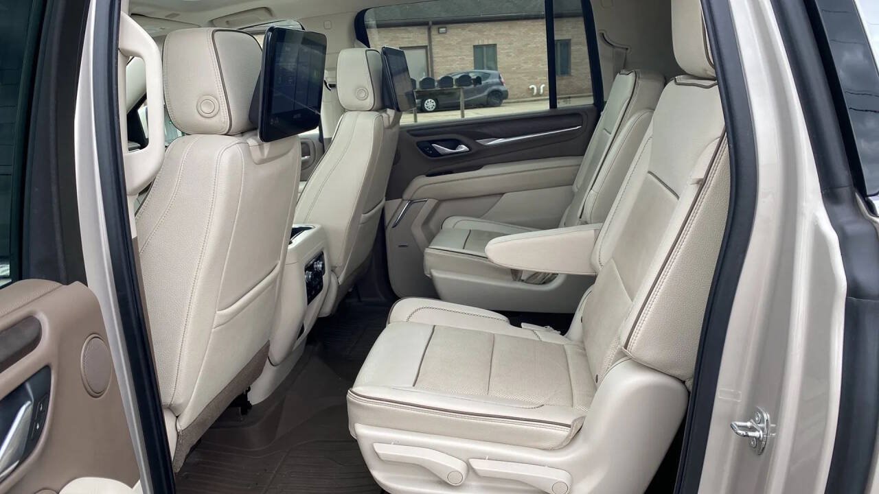 Used 2021 GMC Yukon XL Denali w/ Denali Premium Package AWD/4WD image 28