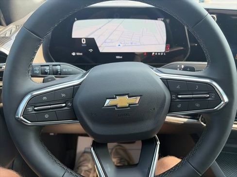 New 2027 Chevrolet Equinox LT w/ Safety and Technology Package FWD image 21