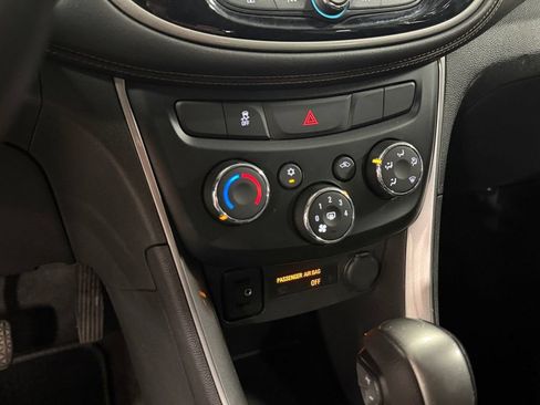 Used 2019 Chevrolet Trax LT w/ Driver Confidence Package FWD image 33