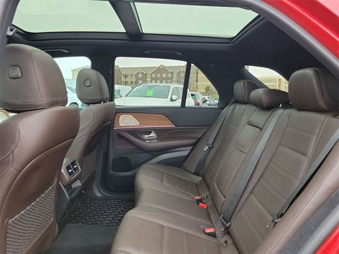 Used 2022 Mercedes-Benz GLE 350 4MATIC w/ Premium Package image 13