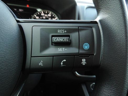 Used 2023 Nissan Rogue SV FWD image 27