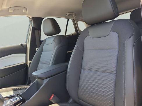 New 2026 Chevrolet Trax LT w/ Midnight Edition image 19