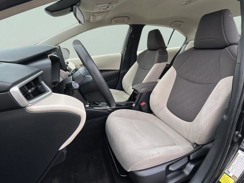 Used 2022 Toyota Corolla LE image 12