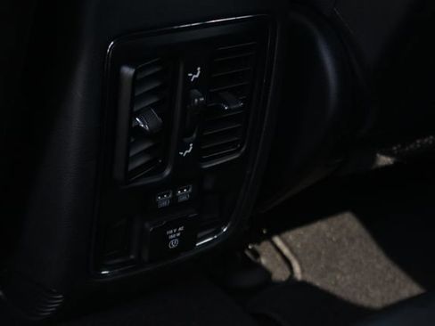Used 2021 Jeep Grand Cherokee Limited AWD/4WD image 25