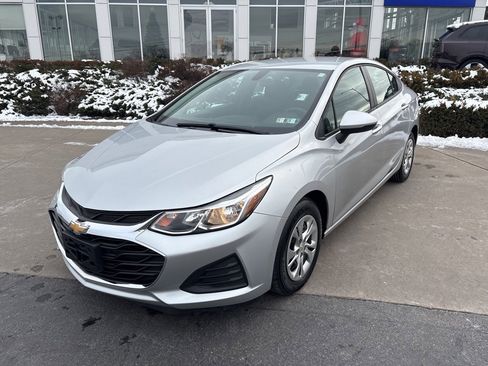 Used 2019 Chevrolet Cruze LS image 9