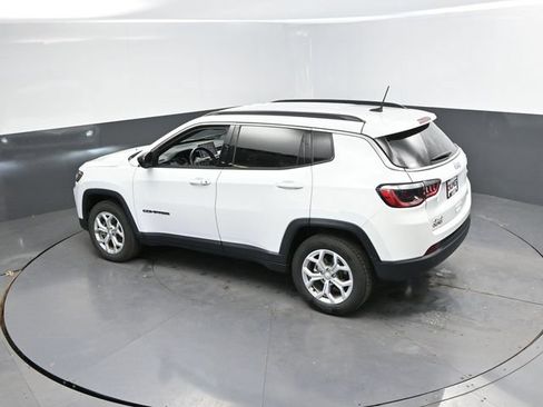 Used 2024 Jeep Compass Latitude AWD/4WD image 40