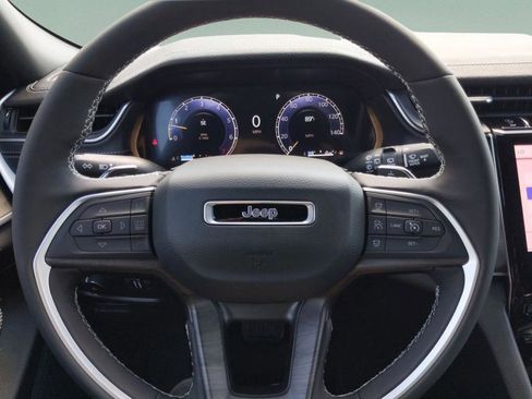 New 2025 Jeep Grand Cherokee Limited RWD image 22