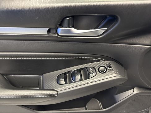 Used 2019 Nissan Altima 2.5 SV FWD image 10