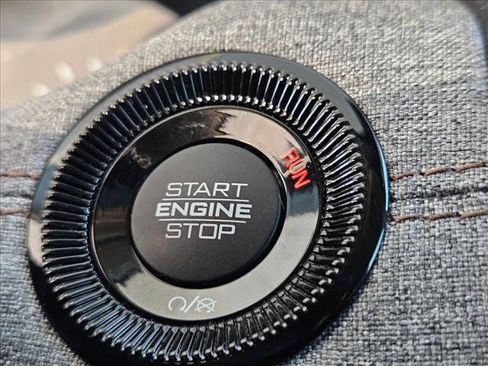 Used 2022 Jeep Compass Latitude image 14