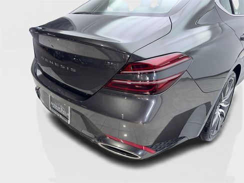 Used 2025 Genesis G70 2.5T image 18