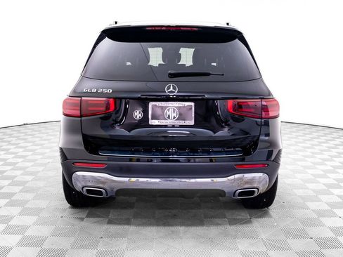 Used 2026 Mercedes-Benz GLB 250 image 4