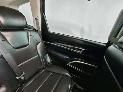 Used 2022 Kia Telluride LX AWD/4WD image 14