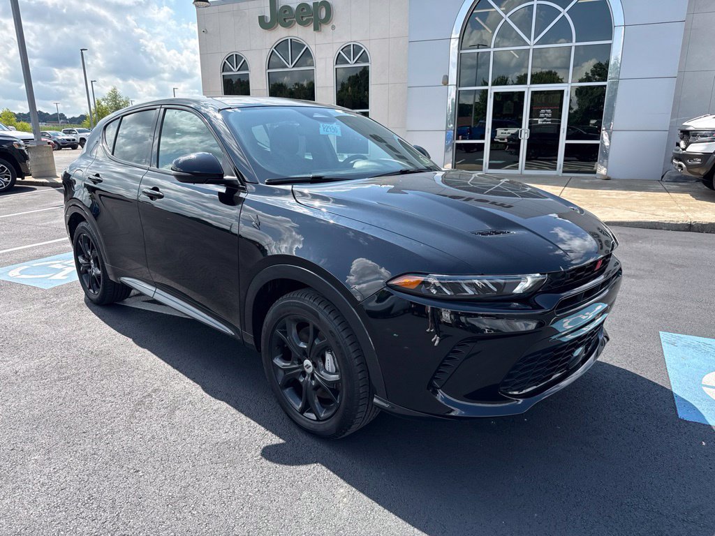 Used 2024 Dodge Hornet R/T Plus w/ R/T Blacktop Package AWD/4WD image 2