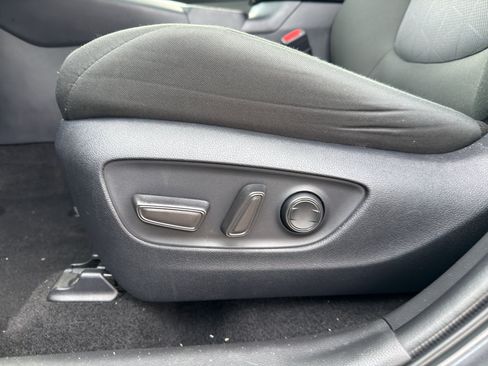 Used 2025 Toyota RAV4 XLE FWD image 14