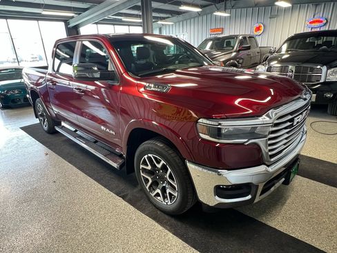 Used 2025 RAM 1500 Laramie AWD/4WD image 2