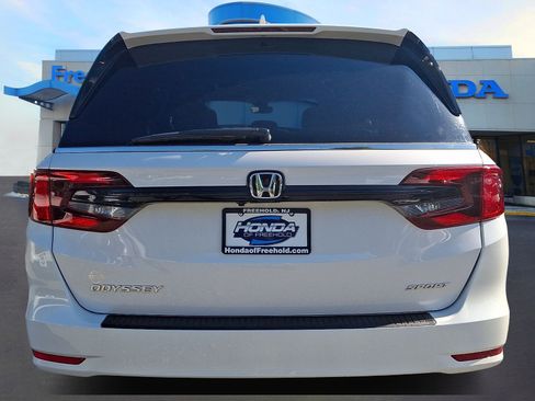 Used 2024 Honda Odyssey Sport image 5