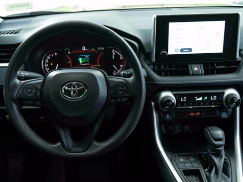 Used 2024 Toyota RAV4 XLE w/ Convenience Package FWD image 19