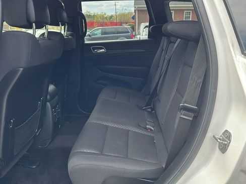 Used 2018 Jeep Grand Cherokee Laredo image 11