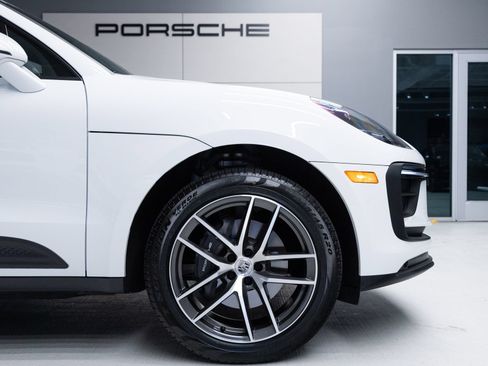 Certified 2026 Porsche Macan AWD/4WD image 11