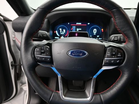Used 2025 Ford Explorer ST-Line image 10