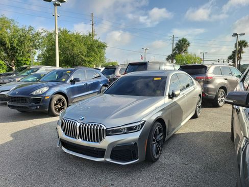 Used 2020 BMW 740i xDrive w/ M Sport Package AWD/4WD image 30