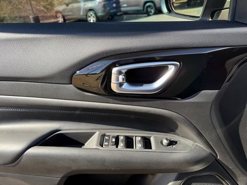 New 2026 Jeep Compass Latitude image 14