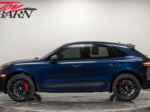 Used 2023 Porsche Macan GTS image 2
