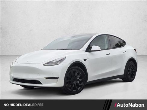 Used 2021 Tesla Model Y Long Range AWD/4WD image 1