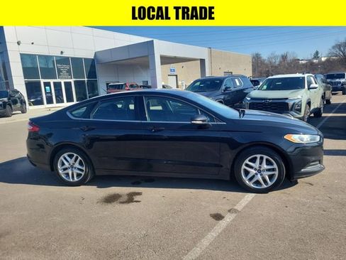 Used 2016 Ford Fusion SE image 3
