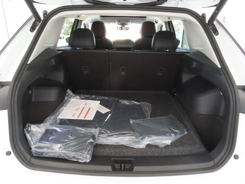Used 2026 Volkswagen Tiguan SE FWD image 23