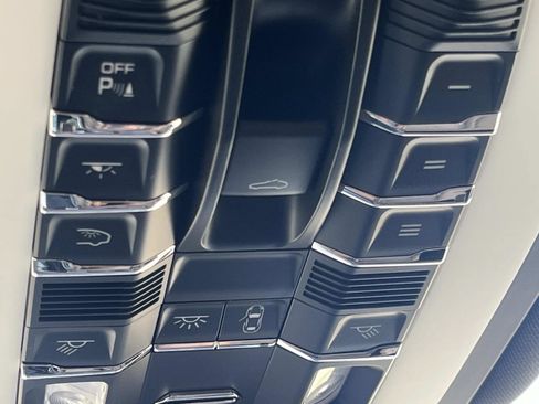 Used 2020 Porsche Macan AWD/4WD image 41
