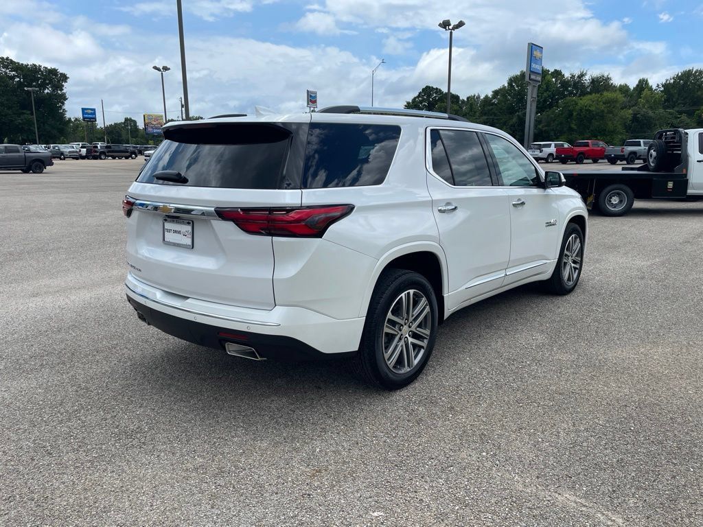 Used 2023 Chevrolet Traverse High Country w/ LPO, Floor Liner Package AWD/4WD image 5
