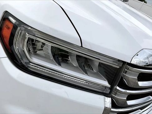 Used 2021 GMC Acadia SLE w/ Driver Convenience Package image 28