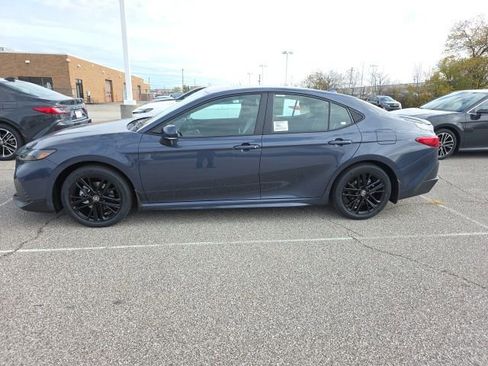 New 2026 Toyota Camry SE FWD image 4